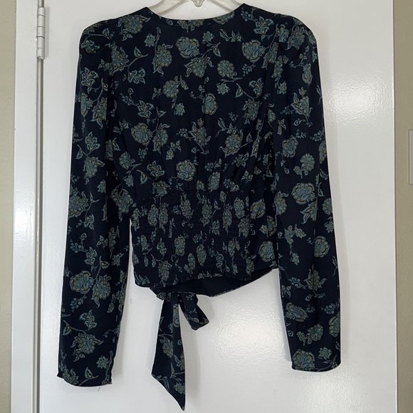 Abercrombie & Fitch Wrap Blouse- Blue Floral Long Sleeve Size Small - Picture 3 of 11
